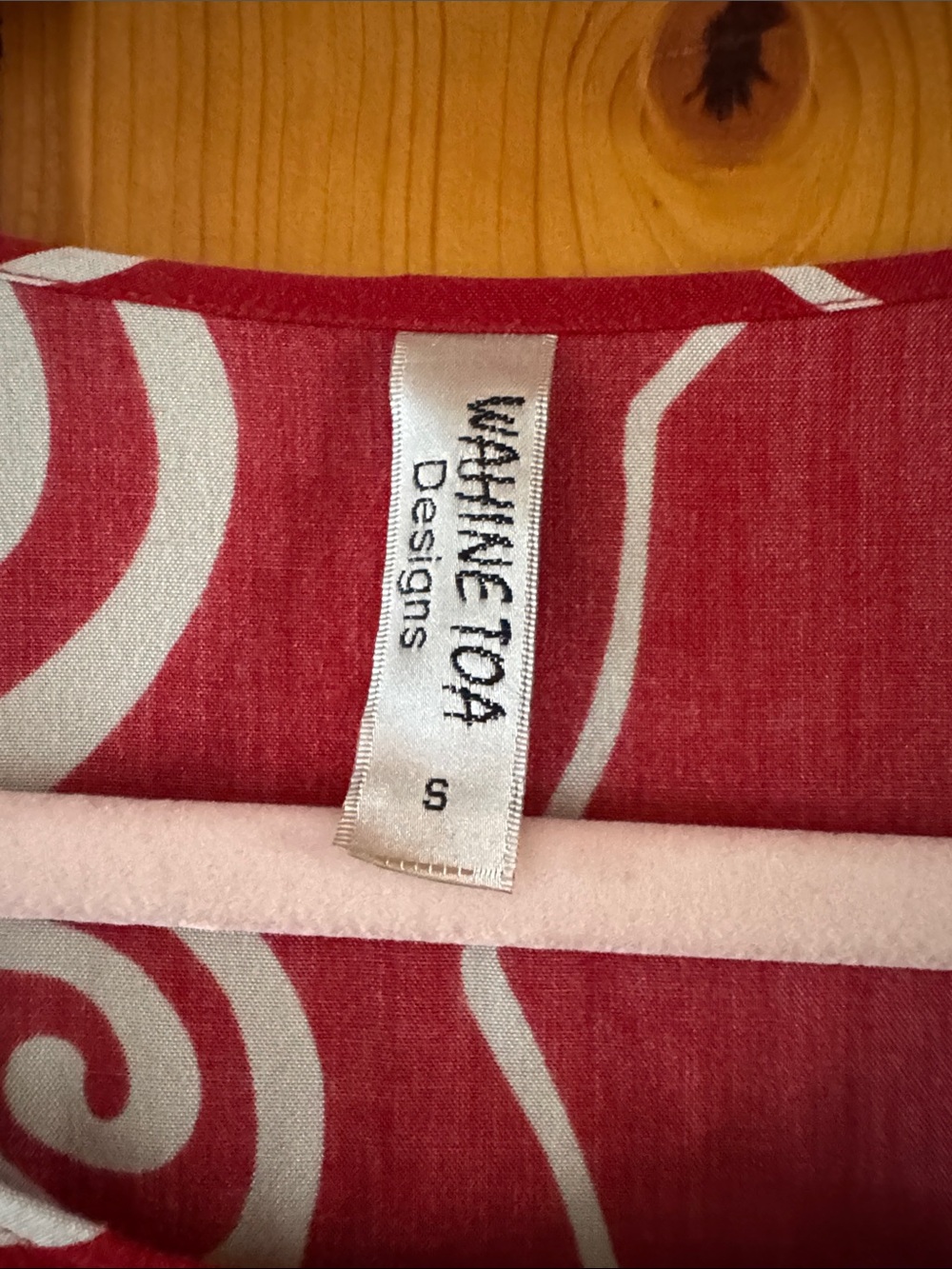 Wahine Toa Women’s Red & Cream Floral-Print Blouse - Picture 2 of 5